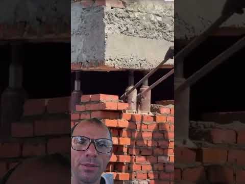 Levantando uma casa com macaco hidráulico