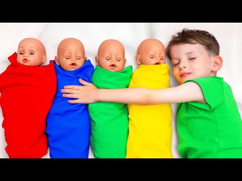 Alex and Stephi’s Colorful Baby Doll Adventure!