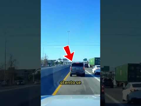 ¡Karma Instantáneo! Camioneta Golpea y Huye, pero un Policía lo Detiene al Instante