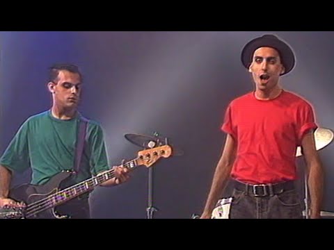 נוער שוליים - ענוג | קליפ