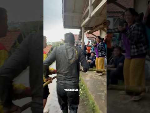 Penghuni Rumah Auto Kena Kejar Kuda Lumping!!! Seni Benjang Mekar Budaya