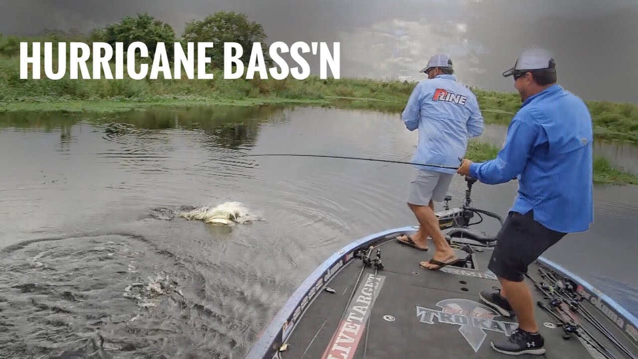 Hurricane Bass Fishing with John Cox - Big Bass Bite before a Storm - SMC 13: 05