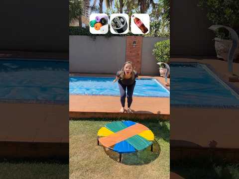 Which trampoline can support my weight?😳 Qual pula-pula aguenta o meu peso?😳 #funny #shorts
