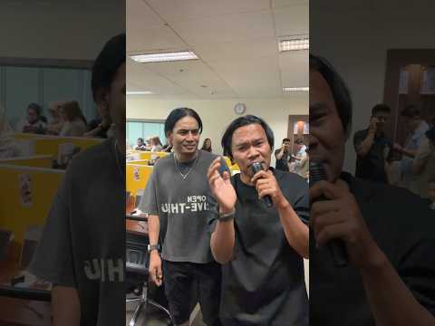 YOGA KETEMU PENYANYI ASLINYA