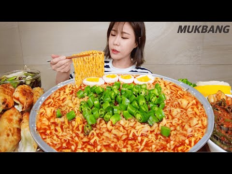 SUB) 땡초듬뿍 불닭볶음탕면X5 오동통 군만두 파김치 먹방 Buldak spicy chicken noodlesX5 Hot pepper REAL SOUND ASMR MUKBANG