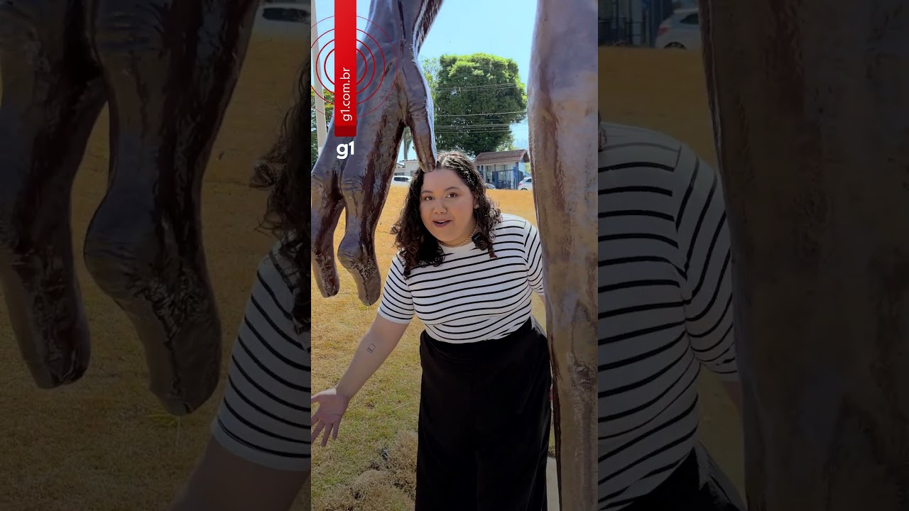 Varginha inaugura escultura de 4 metros do ET como novo atrativo turístico