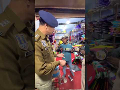 पुलिस ने दुकानों में चेकिंग की शुरू तब जो हुआ