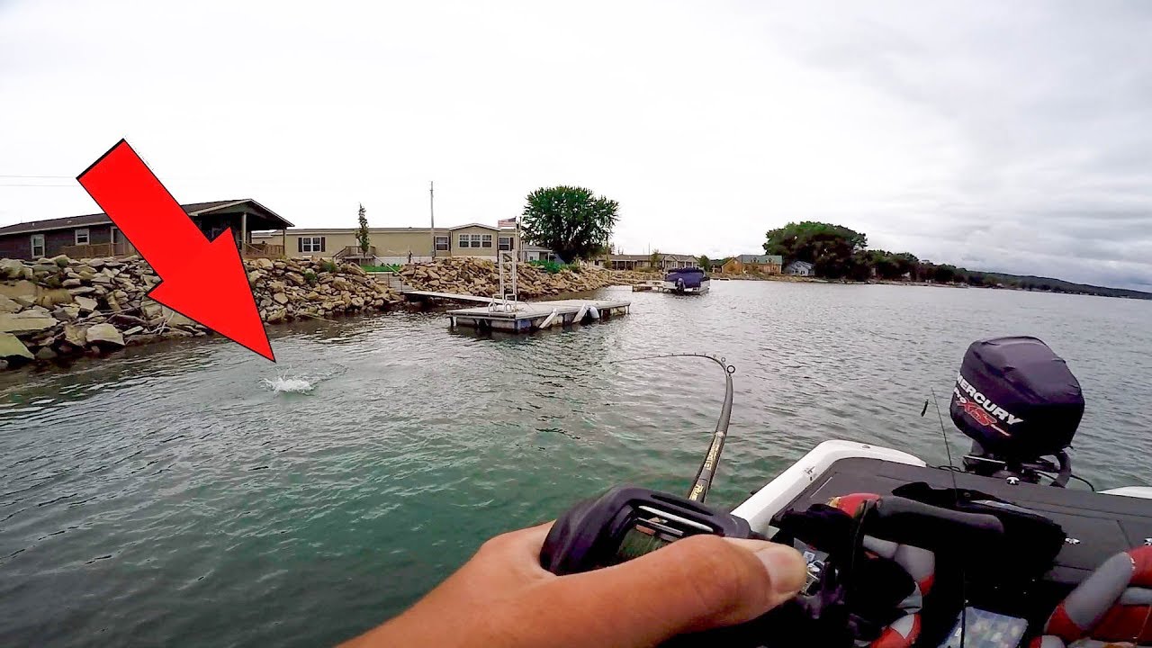 TOPWATER Bass Fishing INSANE RIVER CURRENT