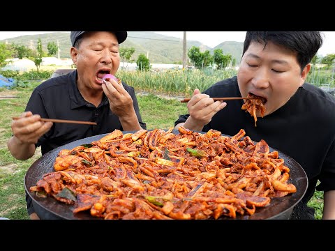 오징어랑 삼겹살을 솥뚜껑에 볶아 오삼불고기 완성, 양념에 볶음밥으로 마무리! (Osam Bulgogi & Fried rice) 요리&먹방!! - Mukbang eating show