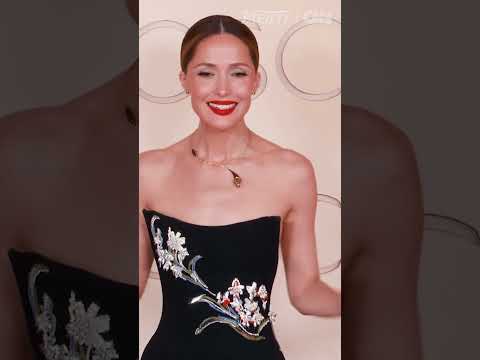 Rose Byrne walks the Oscars Red Carpet