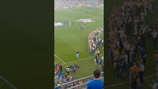 Los aficionados del Lech Poznań cantando el nombre del jugador Luis Palma 🇭🇳❤️