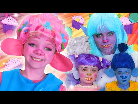 The Trolls Face Paint Song! | WigglePop