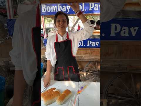 ₹50 wala Vada Pav #shorts #vadapav #delhi #ashortaday