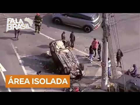 Caminhão sem freios atinge diversos carros na região metropolitana de São Paulo