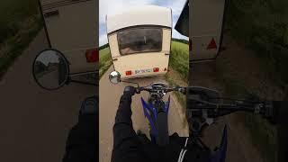 Moto vs camping-car 😳