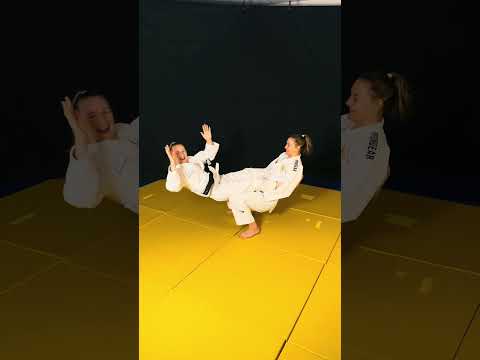 Giovanna Scoccimarro und Pauline Starke in der TikTok-Challenge!