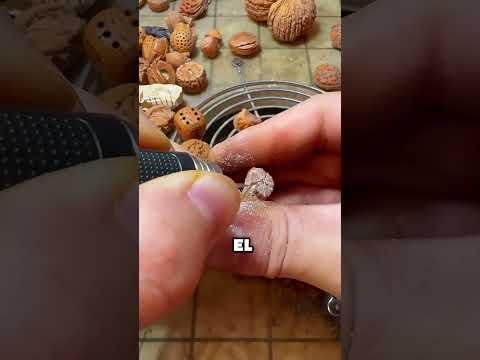 Este Hombre Crea Obras De Arte Con Huesos De Melocotón #shortsvideo
