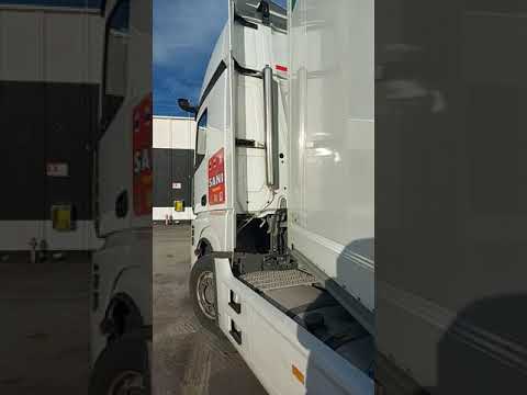 ПРИЦЕП ЗАЦЕПИЛ КАБИНУ!