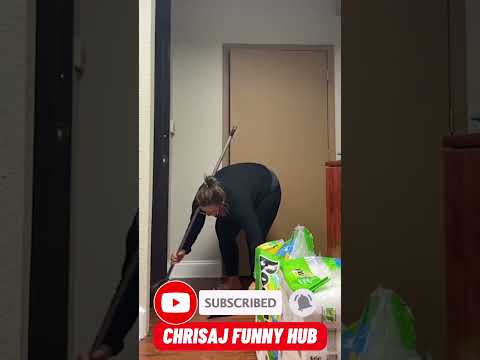 Love it #shorts #shorts #funny #scared #funnyvideo #funnyshorts #funnymemes #tiktok #funnyvideos