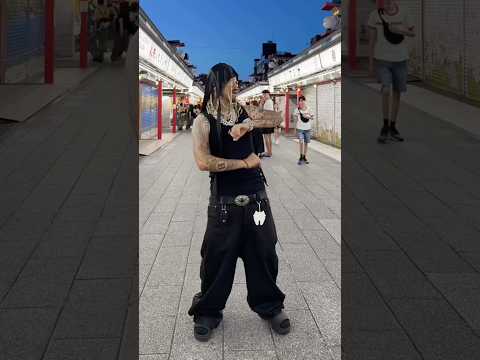 オマエはJ POPと言われてJ POPと言う曲を作る男 in 浅草 #shorts
