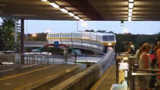 Monorail Yellow arriving at TTC || Walt Disney World Resort