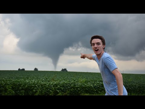 STORM CHASING A TORNADO OUTBREAK