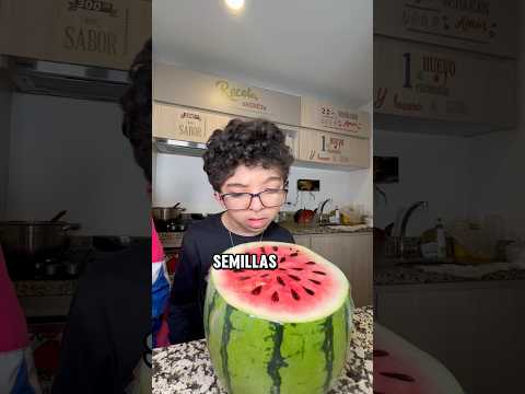 Una chica inteligente con una sandía 🤣🍉 #shorts