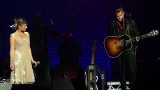Clare Bowen - longer  Manchester O2 apollo 17-6-17 Nashville