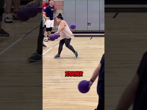 Cette partie de balle au prisonnier a atteint un autre niveau ! #shorts