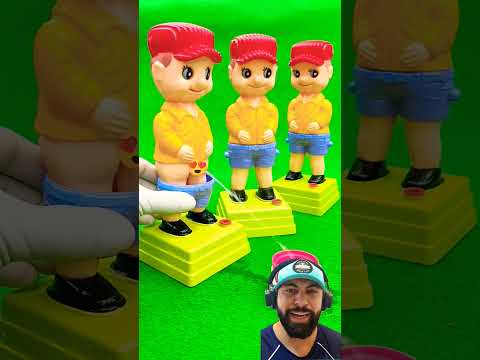 O bonequinho fazendo xixi #shorts #toys #cute #funny