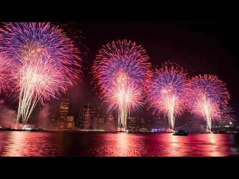 New York City Macy's 4th of July Fireworks 2025 on Brooklyn Bridge Park 4K Biggest Fireworks in USA