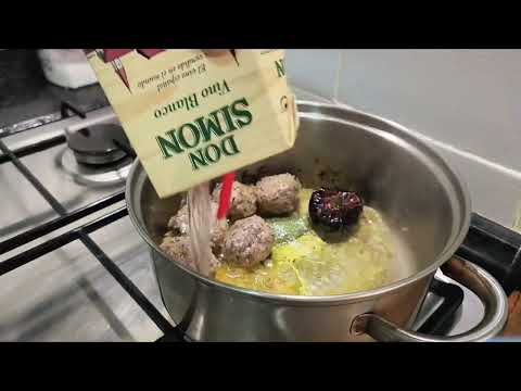 Albóndigas con salsa de tomate de la mamá mía - receta fácil