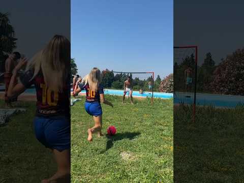 Un vestito in meno per ogni goal subito! Sofia VS Gnabri ❤️‍🔥