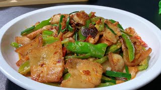 【天天相見廚房】如何制作回锅肉？让你享受香辣美味的秘诀！#回锅肉 #香辣食谱 #烹饪技巧 #中餐 #美味佳肴 以后想吃回锅肉你就像我这样做，肥而不腻，香辣过瘾，太解馋了 #回锅肉的做法 #青椒回鍋肉
