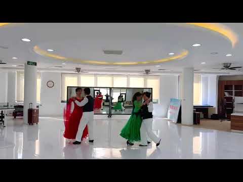 Botton CLB khiêu vũ Vinhomes Thăng Long