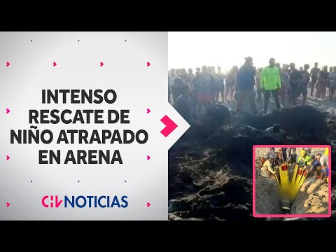 EL COMPLEJO RESCATE de menor que quedó atrapado en arena: Fue sacado con excavadora - CHV Noticias