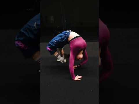 Stina Riedel on the floor ✨ #cirkus #circus #acrobatics #acrobat