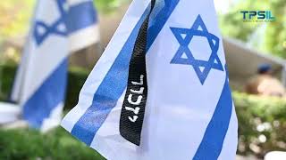 Soldiers Place Flags on Graves Ahead of Memorial Day at Mount Herzl