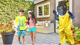 Heidi और Zidane की मजेदार कैंडी और मिठाई की कहानी 🍭 प्यारे बंदर के साथ बच्चों का रोमांच