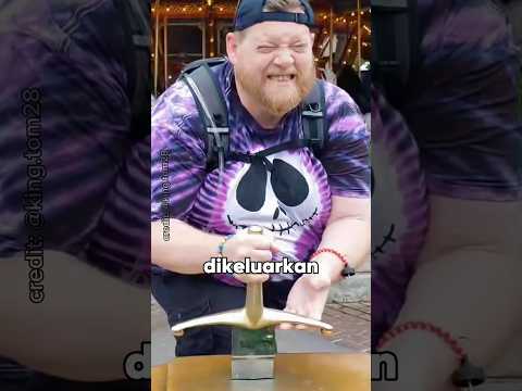 Pria Dewasa Pun Kesulitan Ngeluarin Pedang Ini‼️😱