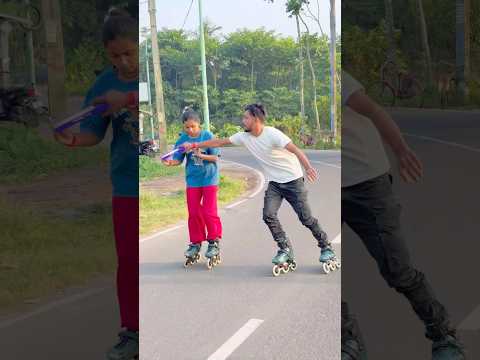 😂😤 #skating #road #cycle #girl #funny #reaction #youtubeshorts #viralshorts #india #shorts