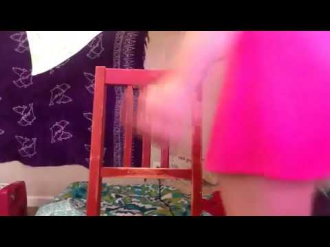 White girl twerking her booty