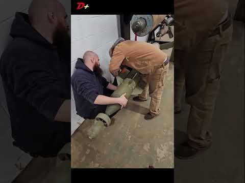 كيف تصنع قنابل الطائرات؟ هل رأيت مكونات قنابل الطائرات من قبل؟ #news #military #shorts