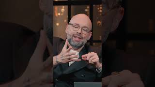 @SantiagoCruzVideo ya le sacó mil versiones a su canción, mk. #comedia