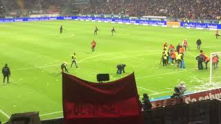 Eintracht Frankfurt gegen RB Leipzig - Tennisballattacke