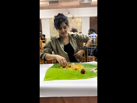😍மட்டன் பிரியாணியை முழு போடு போட்ட ரித்திகா சிங்😍 #ritikasingh #ritikasinghshorts #shortvideo