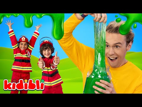 Slime Challenge 😱 ¡Los niños bomberos limpian todo! 🧑‍🚒🚒 | Kidibli