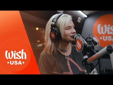 Courtney Paige Nelson performs "Chewing Gum" LIVE on the Wish USA Bus