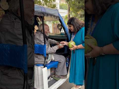सिर्फ़ पैसे होना ही ज़रूरी नहीं किसी के लिए कुछ करने का दिल होना चाहिए❤️ #shorts #humanity #trending