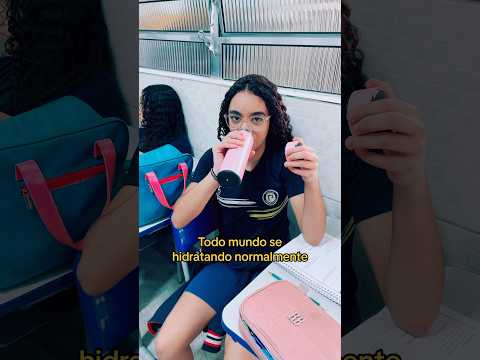 Quem é assim? 😂 #shorts #viral #escola #memesvideo #professor